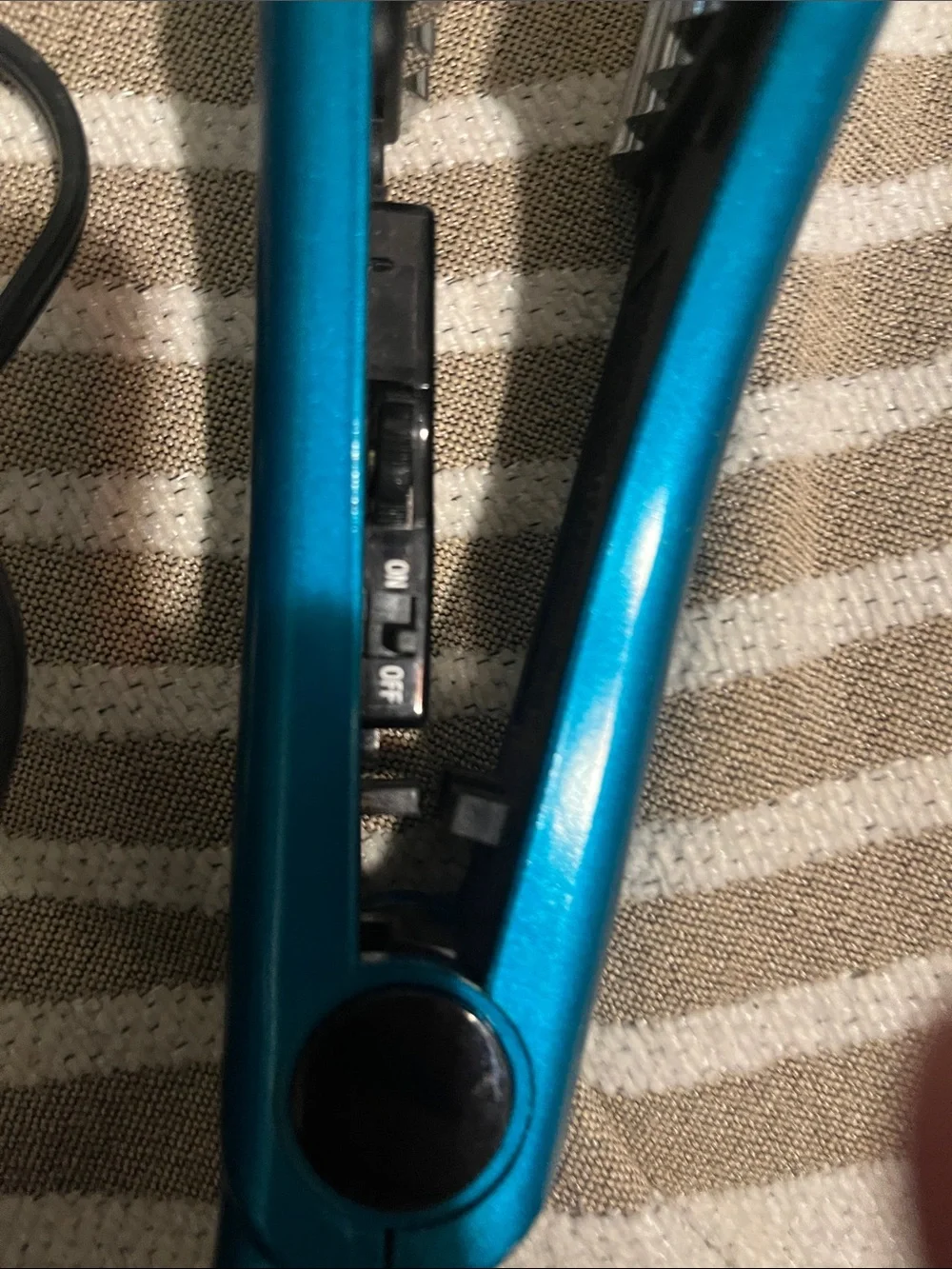 Bed Head Totally Bent Hair Crimper in Teal